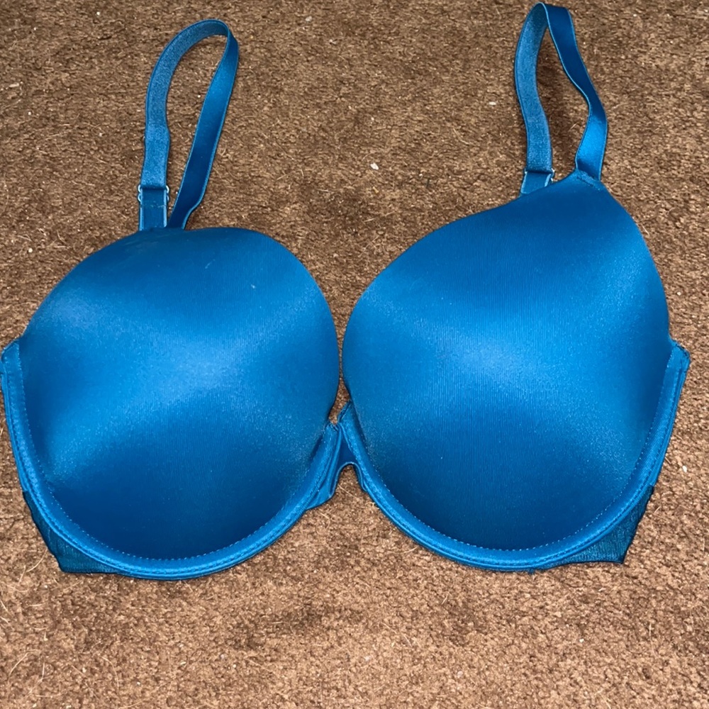 Victoria’s Secret bra size 34DD